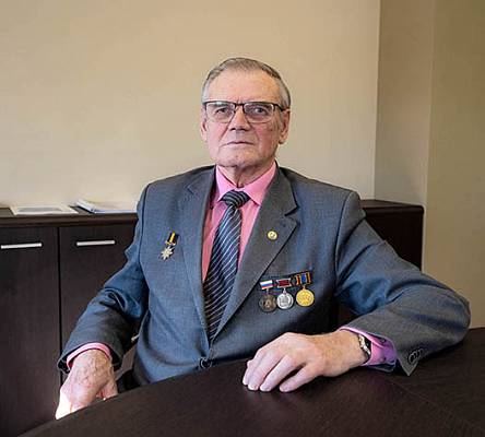 «За заслуги в электротехнике»